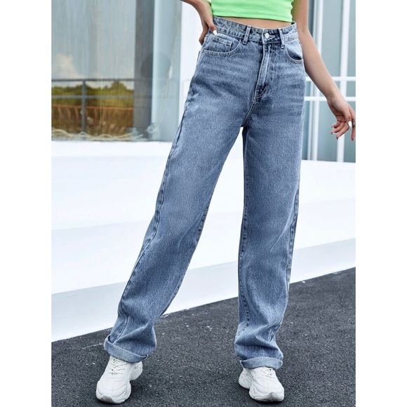 ⚠️SOLD⚠️ SHEIN High Waisted Baggy Jeans - Picture 1 of 8
